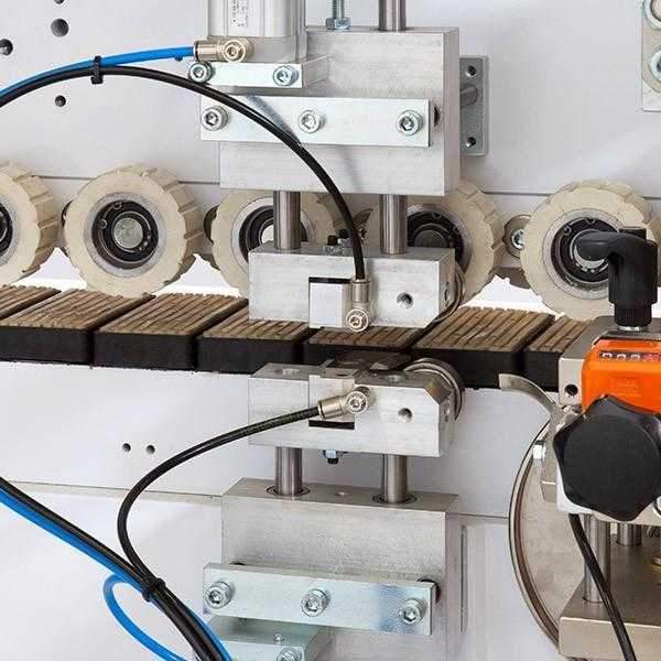 Automatic Edgebander | Flexy | 3 Phase | (18ft/.min.) | edgebanding 0.4 – 3mm | 8 to 50mm panels
